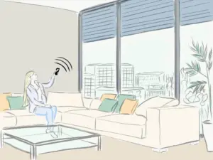 Illustration: Frau steuert elektrische Rollläden über Smartphone. Moderne Automatisierungslösung von NORTA.