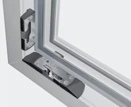 Fensterbeschlag von NORTA. Verbessert Sicherheit und Funktionalität des Fensters. Hochwertige Qualität für Langlebigkeit.