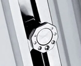 Fensterbeschlag mit Einbruchschutz von NORTA. Hochwertige Sicherheit für Fenster und Türen.