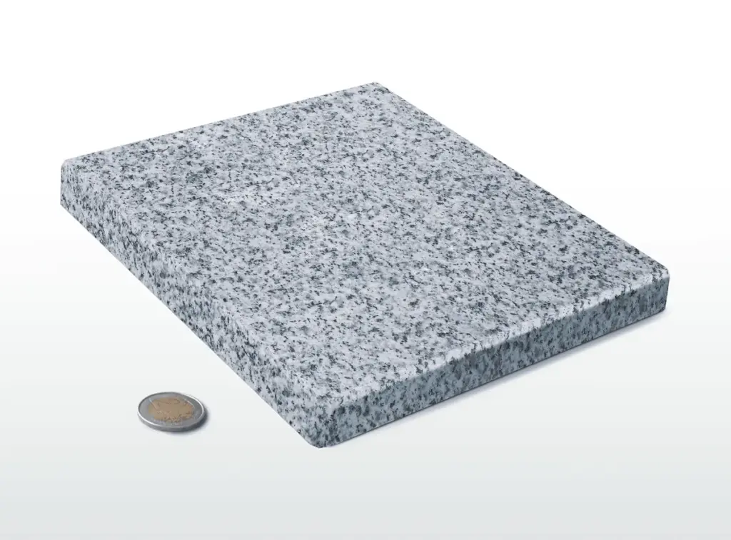 Steinoptik Fensterbank in Bianco Crystal von NORTA. Attraktives Design und langlebig für stilvolle Raumgestaltung.