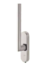 Moderner Haustürgriff in Silber von NORTA. Elegantes Design für eine stilvolle und sichere Eingangsgestaltung.