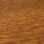 Strukturiertes Ornamentglas Eiche von NORTA. Ideal für Sichtschutz bei Fenstern und Haustüren, lichtdurchlässig und dekorativ.