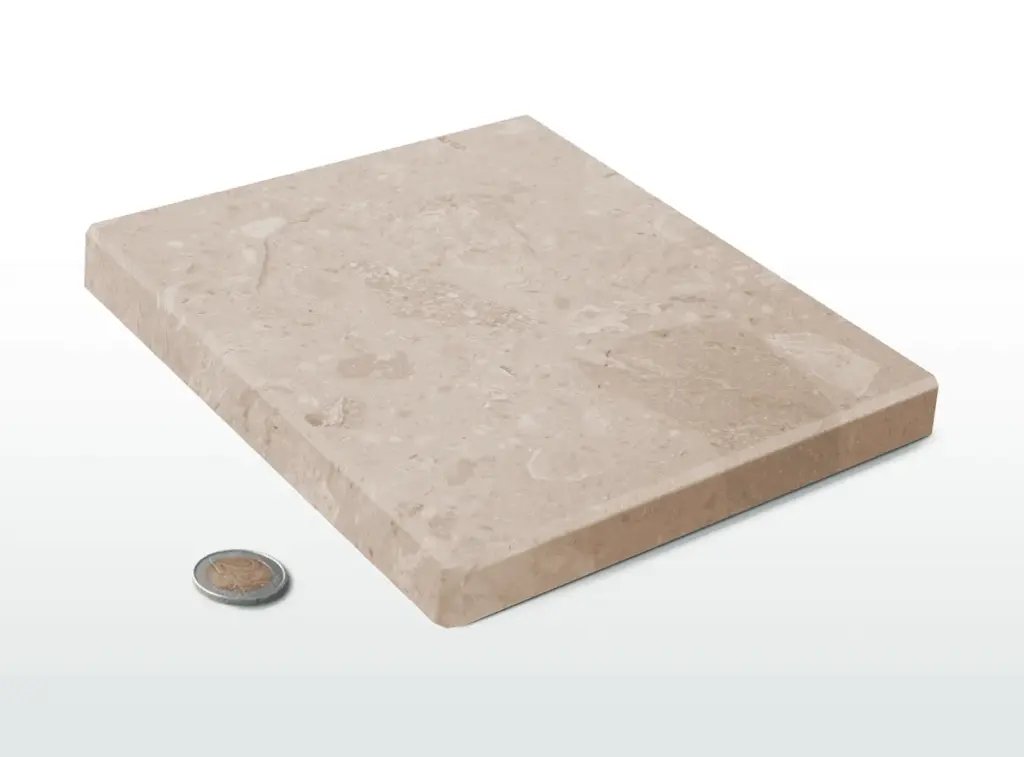 Fensterbank aus Perlato Appia von NORTA. Elegante Steinoptik für dekorativen und funktionalen Nutzen im Innenbereich.