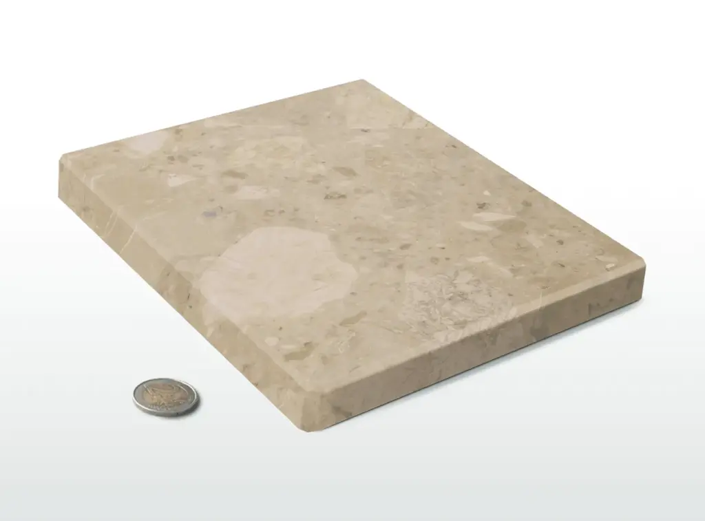 Hochwertige Marmorplatte Brecia Aurora in beige von NORTA, ideal zur Veredelung von Innenräumen mit natürlicher Eleganz.