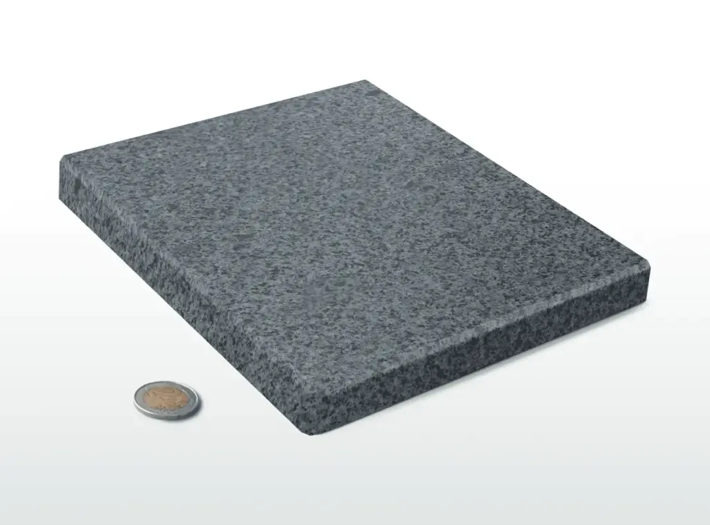 Naturstein Fensterbank in New Impala Grau von NORTA. Robustes Design für stilvolle Innenräume und langlebige Fensterlösungen.