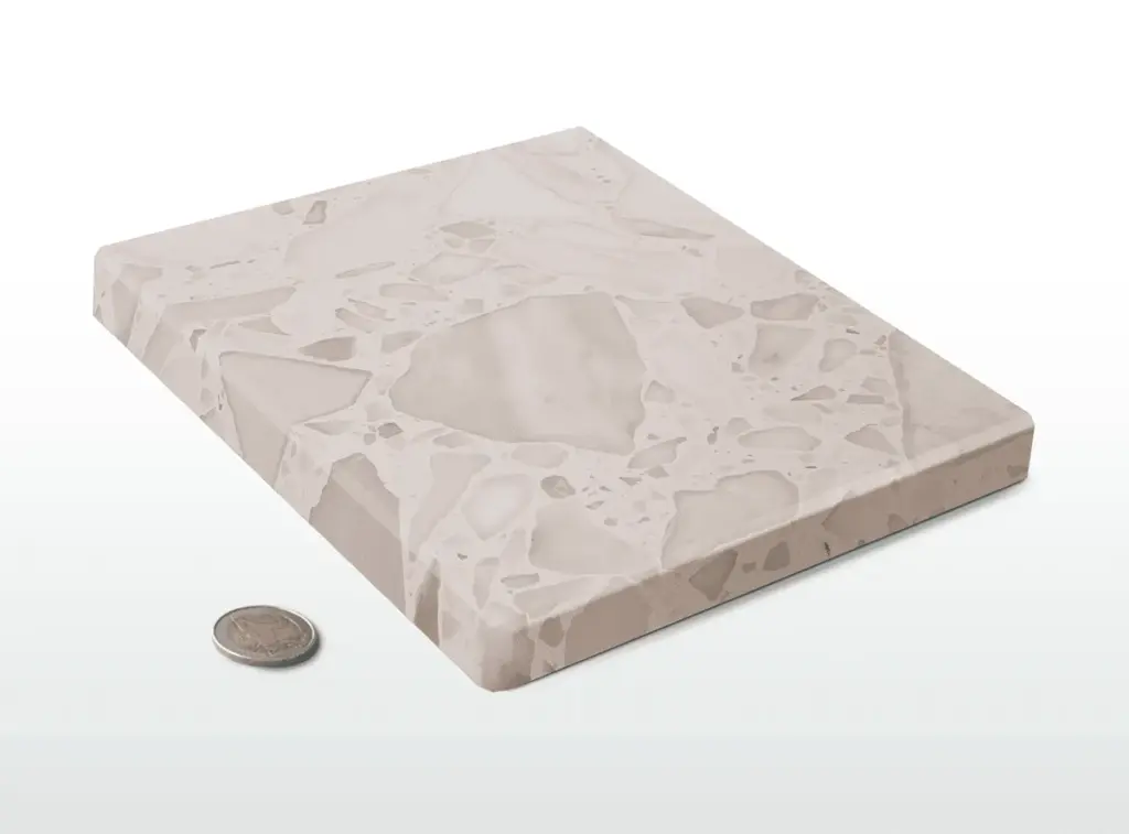 Terrazzo Fliese in Calacata Beige von NORTA. Elegantes Design für moderne Boden- oder Wandgestaltung.