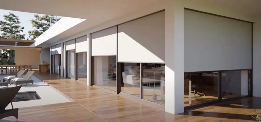 Elegante Terrassen-Screens von NORTA bieten stilvollen Sonnenschutz und Privatsphäre, integriert in moderne Outdoor-Architektur.