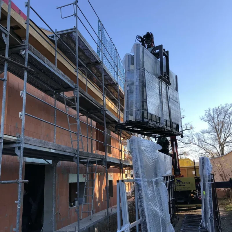 Aluminiumfenster und Gerüstbau in Potsdam. Hochwertige NORTA Produkte für sichere Montage und moderne Glasarchitektur.