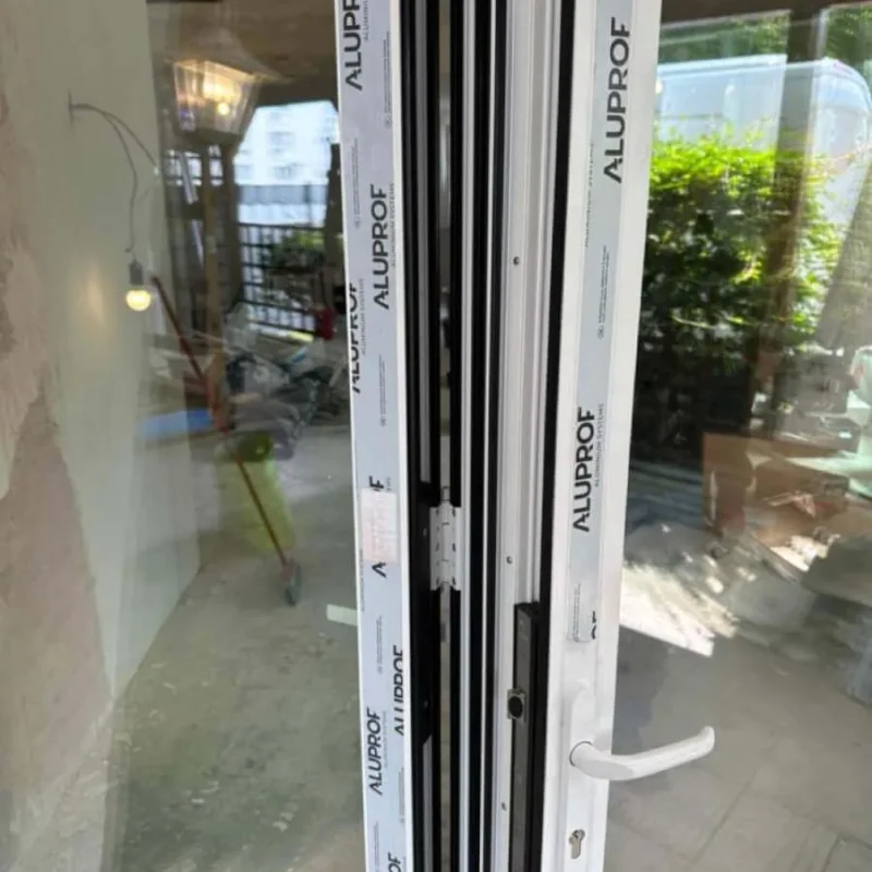 Aluminium Hebe-Schiebetür von Aluprof bei NORTA. Modernes Design mit hochwertigem Profil für großzügige Fensterfronten.