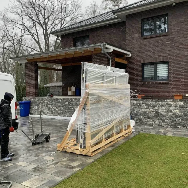 Aluminium-Terrassendach mit elegantem Design von NORTA. Hochwertige Überdachung für stilvollen Außenbereich.