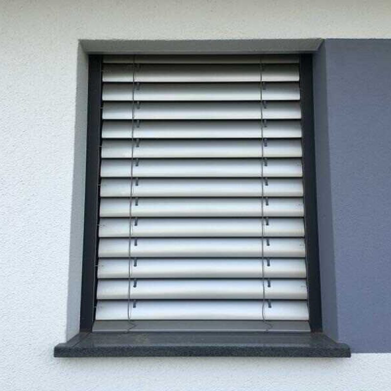einfamilienhaus-raffstoren-im-aufsatzkasten-u-schuco-fenster-erkelenz1