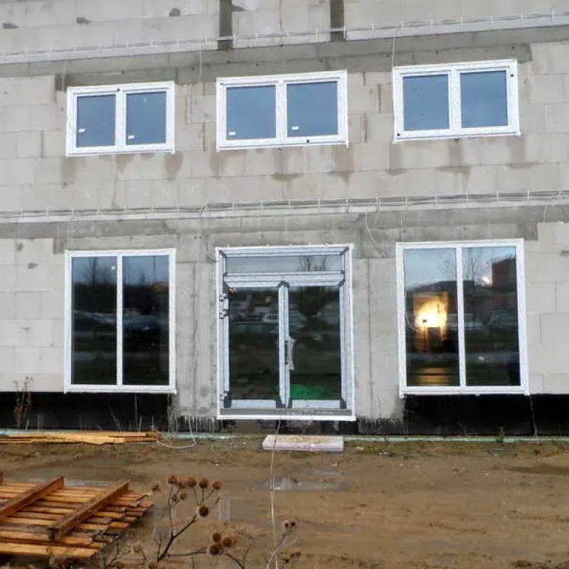 Fensterkombination aus Aluminium und Kunststoff bei NORTA. Moderne Optik für Neubauten in Wolfskehlen.