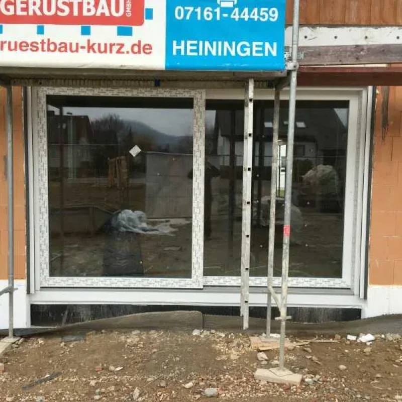 Energiesparendes Fenster von NORTA in einem Neubau in Zell unter Aichelberg. Hochwertige Lösung für optimale Wärmedämmung.