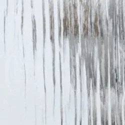 Strukturiertes Ornamentglas Chinchilla von NORTA. Ideal für Sichtschutz bei Fenstern und Haustüren, lichtdurchlässig und dekorativ.