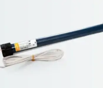 Rohrmotor für Rollläden von NORTA mit Anschlusskabel. Zuverlässige Automatisierungslösung für moderne Rollladensysteme.