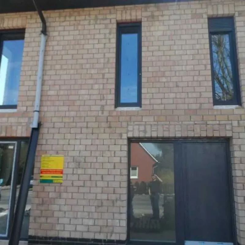 Moderne Schüco Fenster in Anthrazit von NORTA. Stilvolle und energieeffiziente Fensterlösungen für Ihr Zuhause.