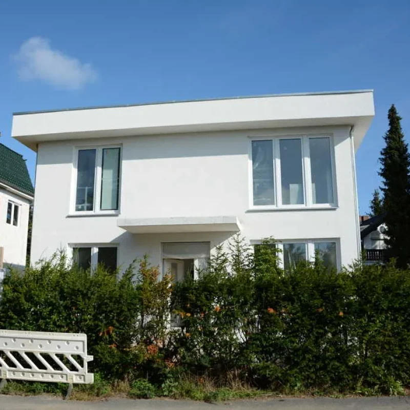 Modernes Schüco Fenster in Berliner Wohnhaus von NORTA. Energieeffizient und stilvoll für hohen Wohnkomfort.