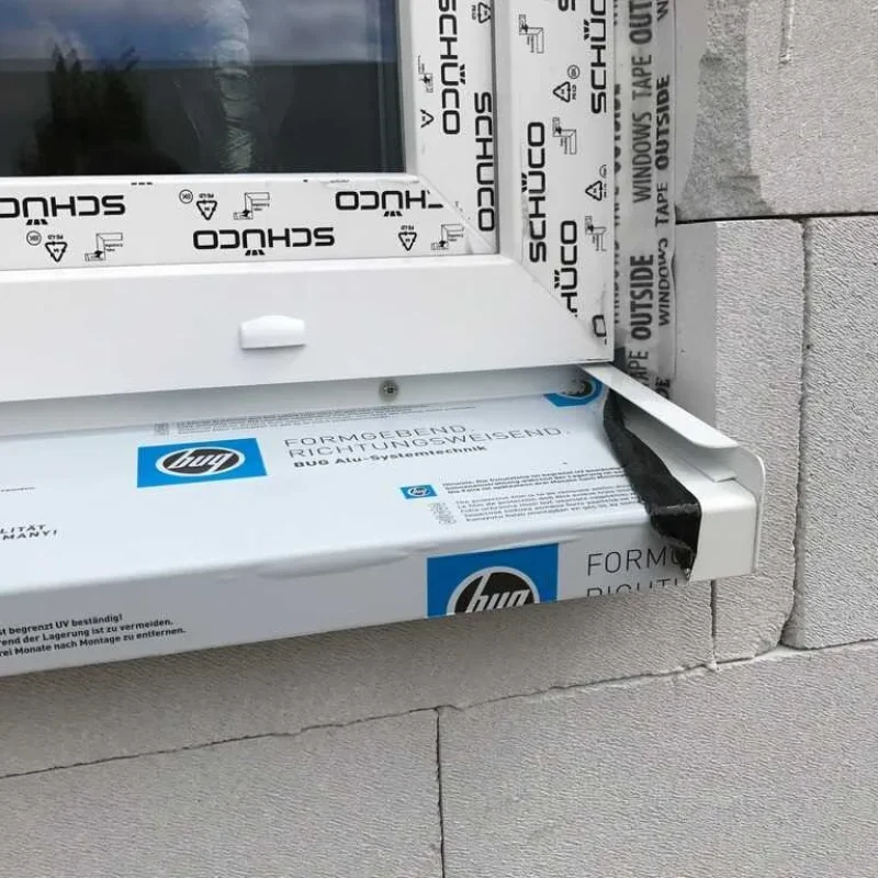 Thermo-FBA Fensterbankanschluss von NORTA. Eliminiert Wärmebrücken unter der Fensterbank und sorgt für optimale Dämmung.