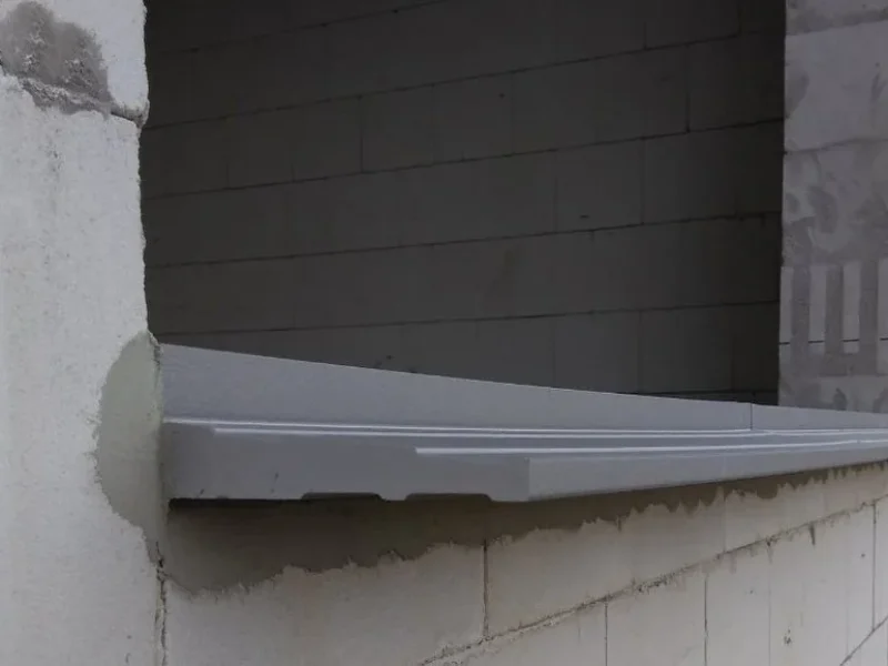 Thermo-FBA Fensterbankanschluss von NORTA. Eliminiert Wärmebrücken unter der Fensterbank und sorgt für optimale Dämmung.